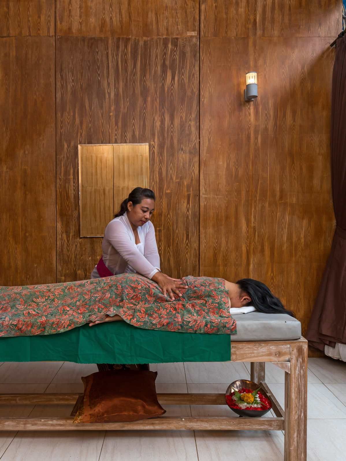A treatment in progress at Ploenjai Thai Spa