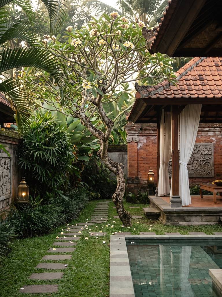 The garden: Your own tropical garden, gated